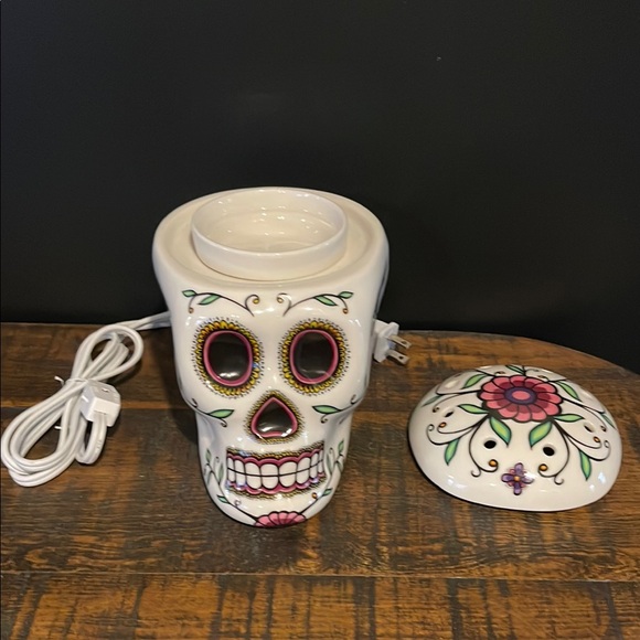 Rare Calavera Scentsy Sugar Skull Warmer - Picture 2 of 13